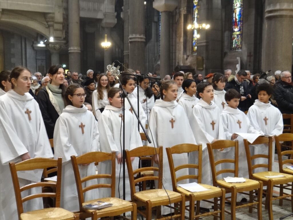 Prise d'aube de six nouveaux Petits Chanteurs 3