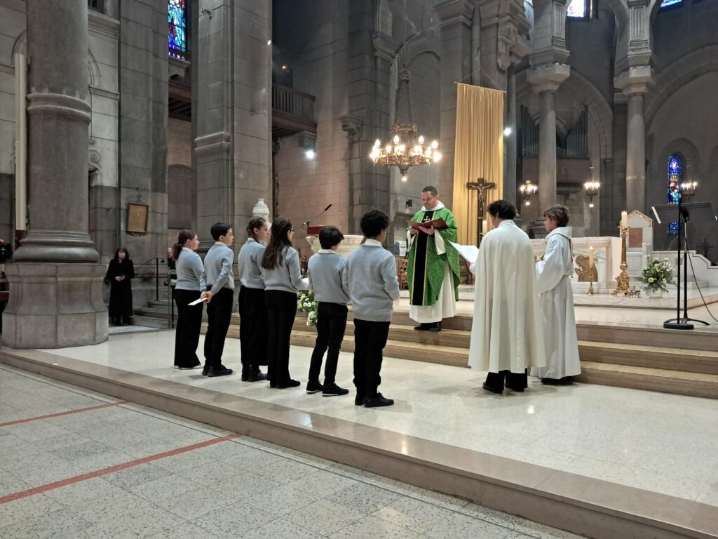 Prise d'aube de six nouveaux Petits Chanteurs 4