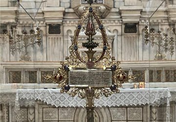 Lire la suite à propos de l’article Sainte Épine de la couronne du Christ