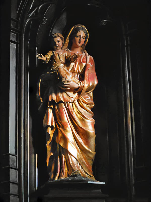 Photo de la Vierge de l'eglise de Valbenoite